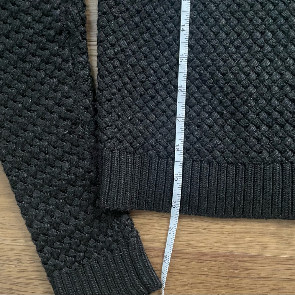 Banana Republic Black Crew Neck Sweater with Textured Knit - Size XS - Picture 3 of 9